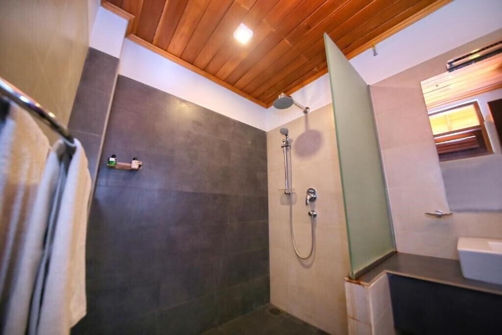 Вид Rock Side Beach Resort 3*