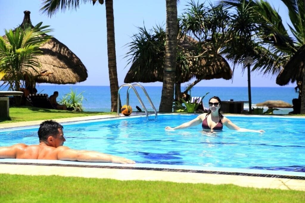 Панорама Sea Rock Villa 3*