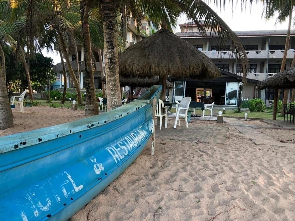 Отель Oasey Beach 3*