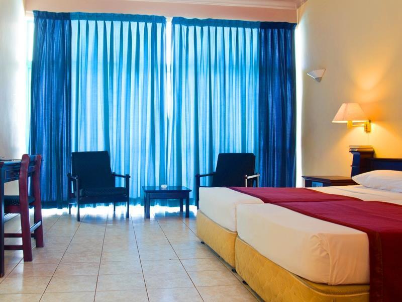 Панорама Induruwa Beach Resort 3*