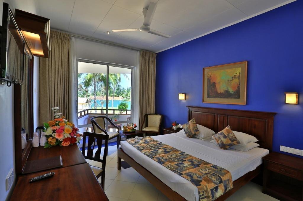 Фото Hibiscus Beach Hotel 3*