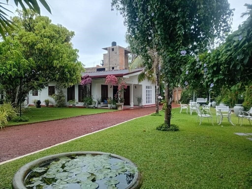 Отель Velapura River Garden 2*