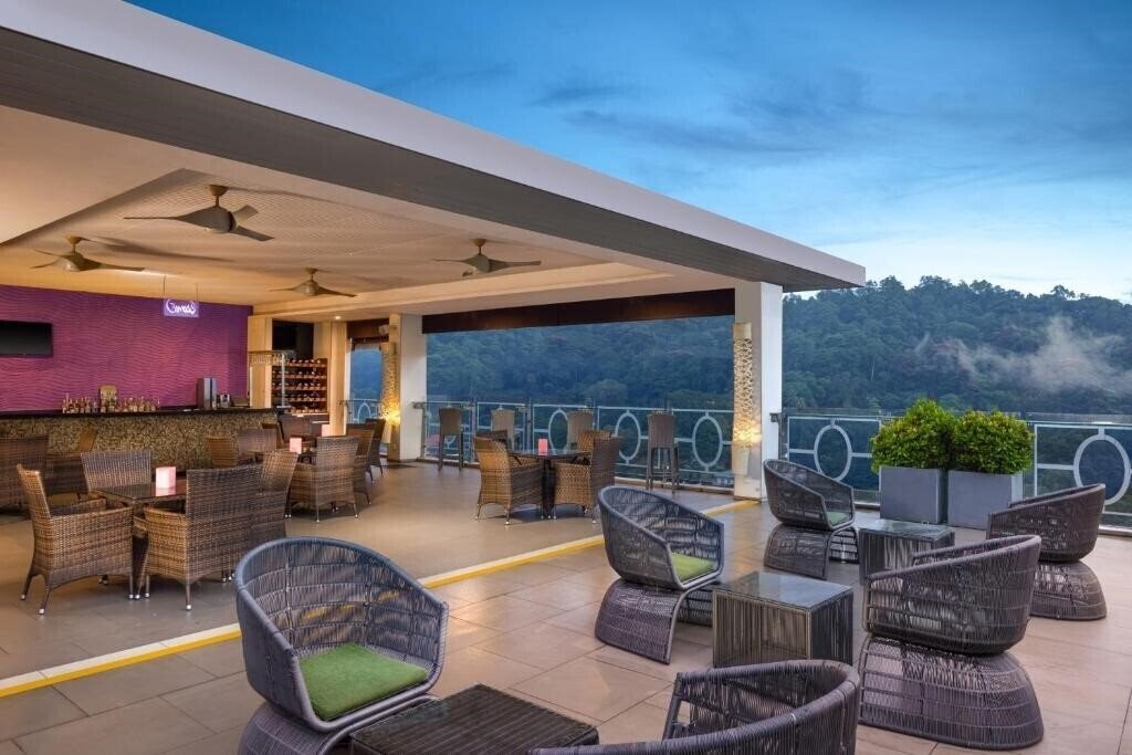 Вид Radisson Hotel Kandy 4*