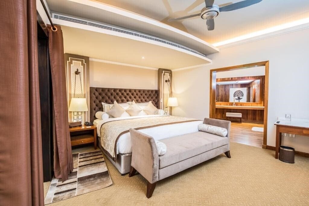 Фото Earl'S Regent Kandy 4*