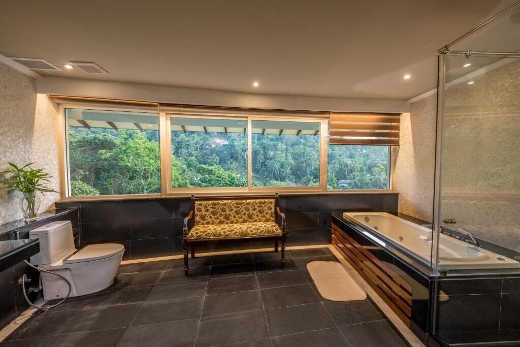 Фотография Earl'S Regent Kandy 4*