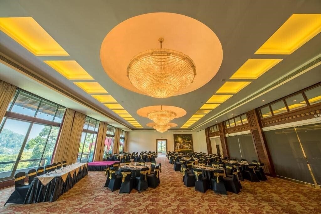 Картинка Earl'S Regent Kandy 4*