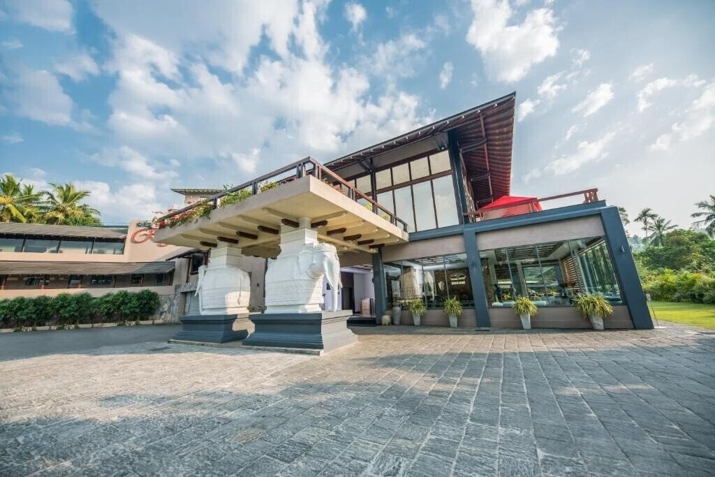 Территория Earl'S Regent Kandy 4*