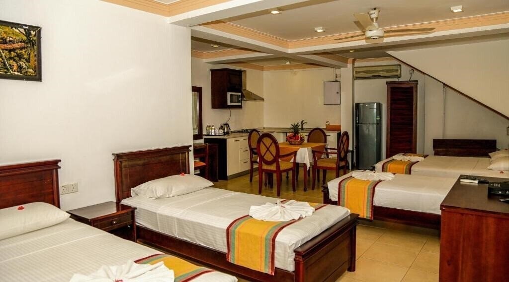 Отель Oak Ray Serene Garden Hotel 3*