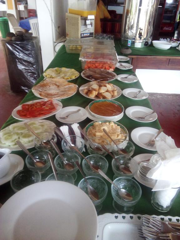 Вид Royal Beach Hotel & Restaurant 3*