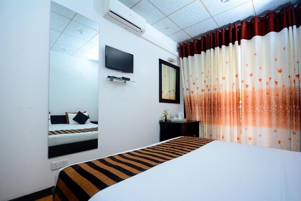 Панорама L & D Lodge 3*