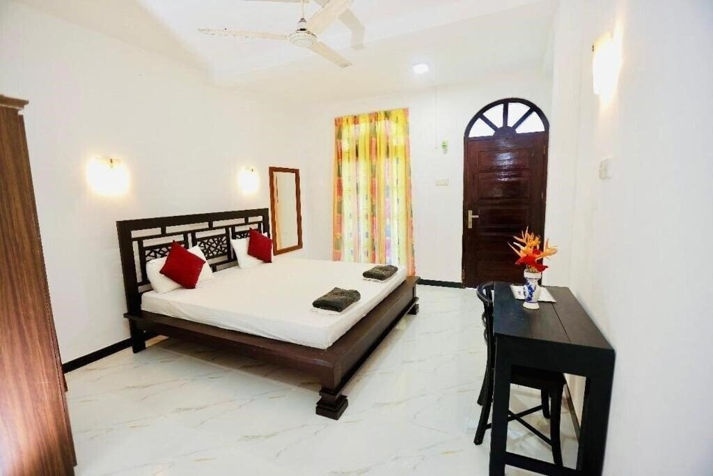 Територія White Horse Hikkaduwa 3*