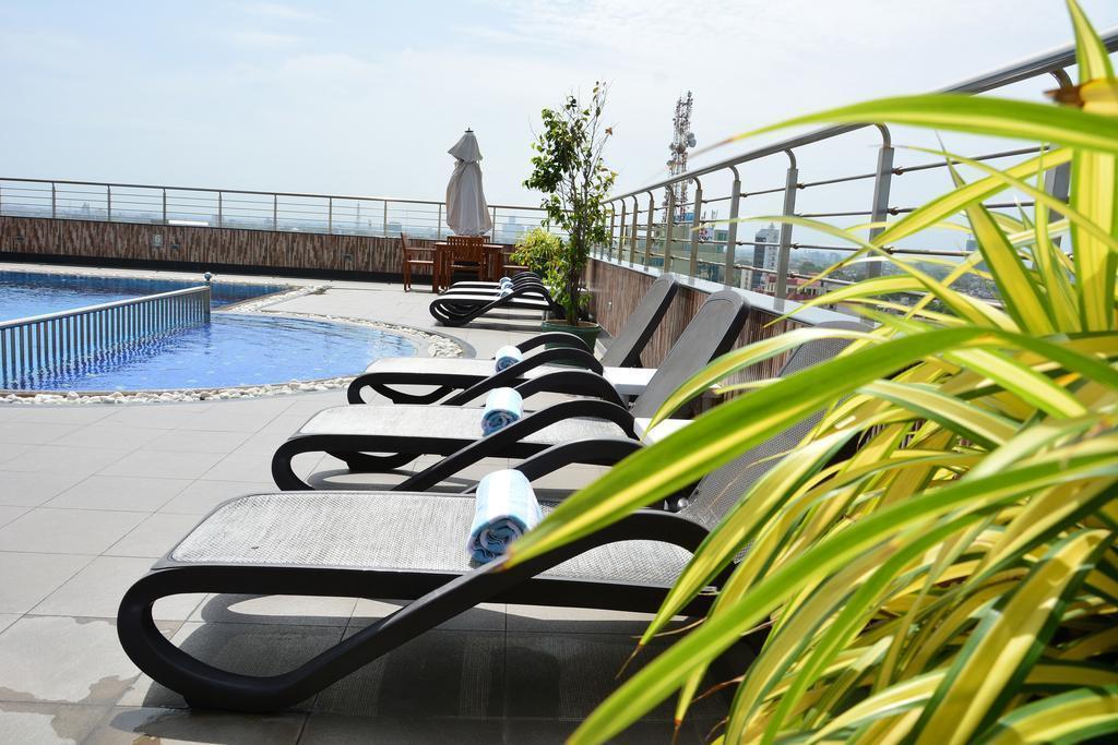 Територія Pearl Grand Hotel 4*