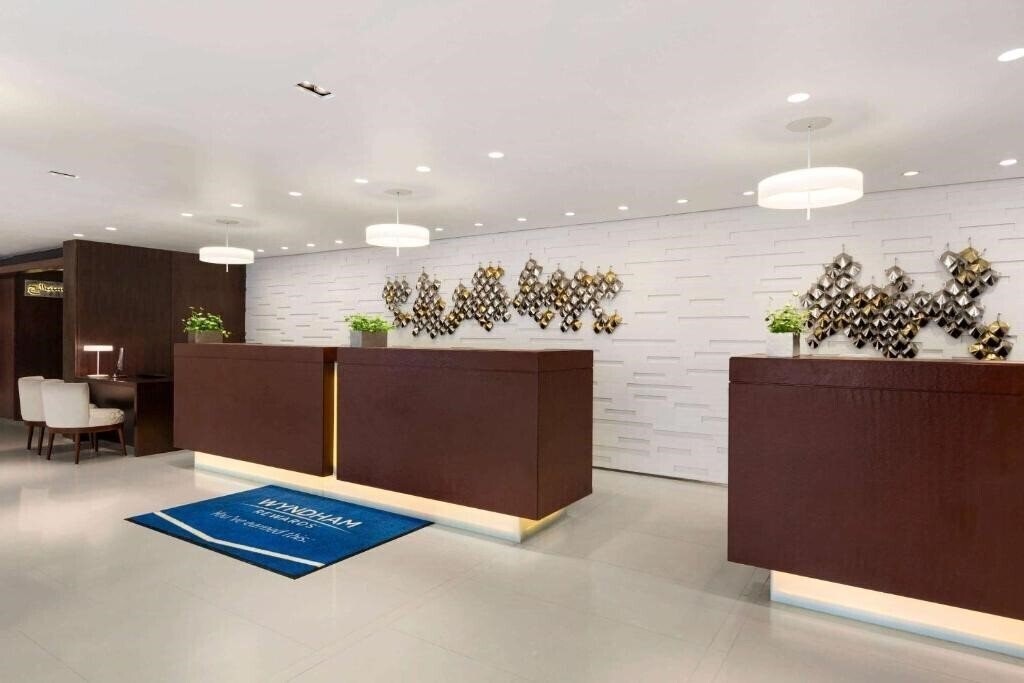 Панорама Ramada 3*