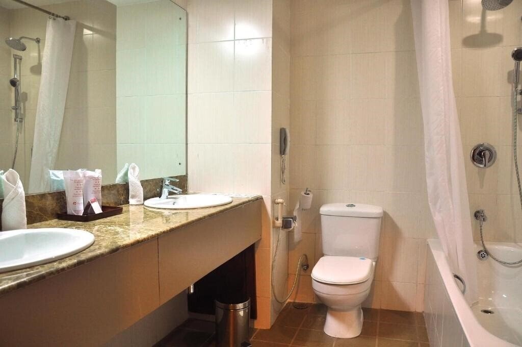 Фотографія Ramada Katunayake 4*