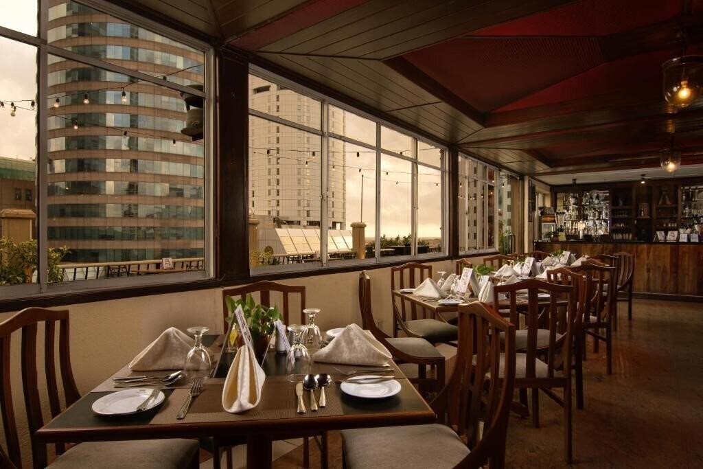 Изображение Oak Ray Colombo City Hotel 4*
