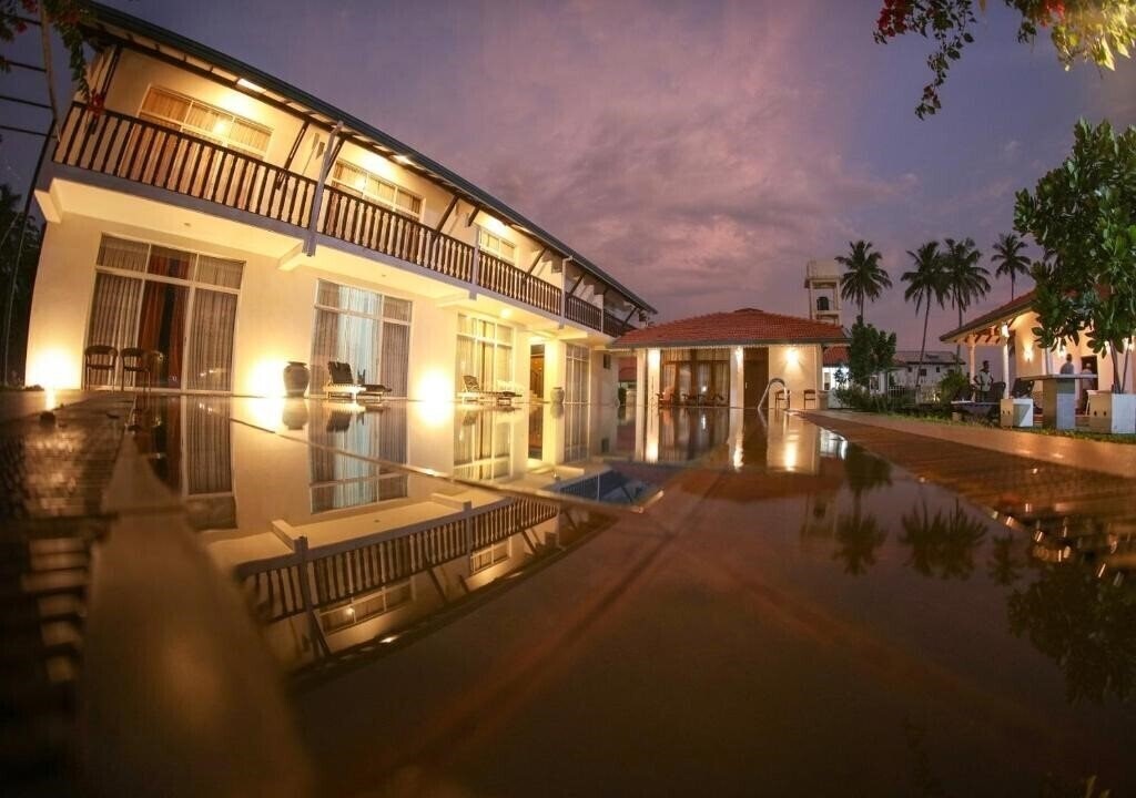 Территория White Rose Beach Resort (ex. Sunset Beach Resort Marawila) 2*