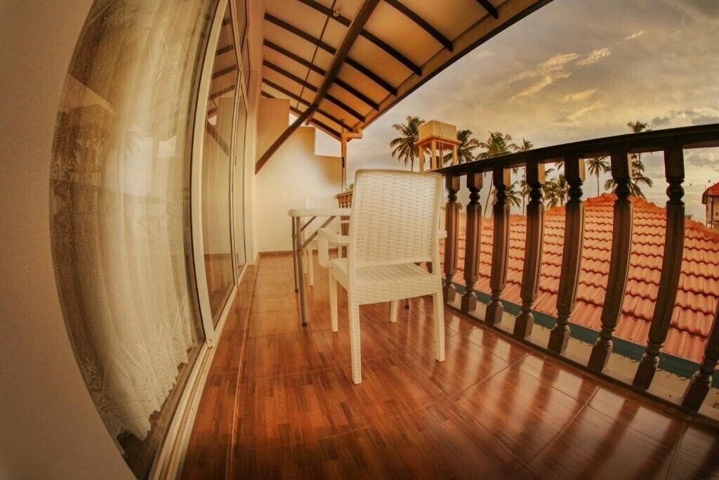 Панорама White Rose Beach Resort (ex. Sunset Beach Resort Marawila) 2*