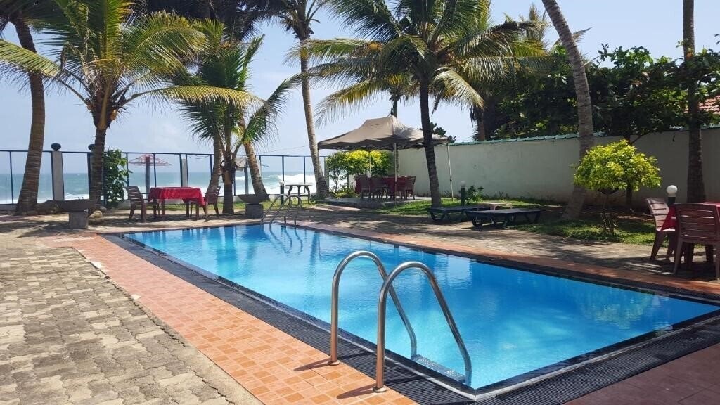 Отель Edelweiss 3*