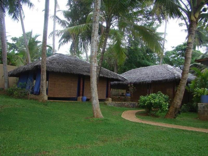 Отель Luxury Beach Villas 4*