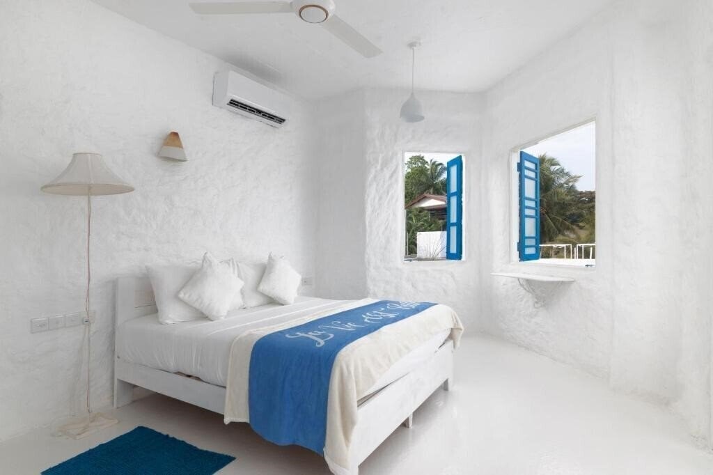 Фото Talalla Blue Beach Villa вилла