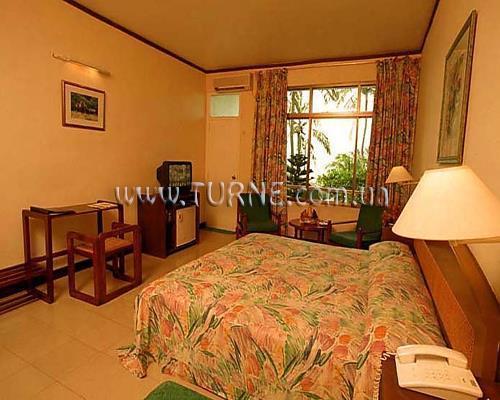 Апартаменти Berjaya Mount Royal Beach 4*