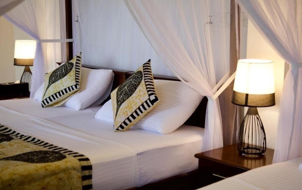 Вид Glamour Mirissa 2*