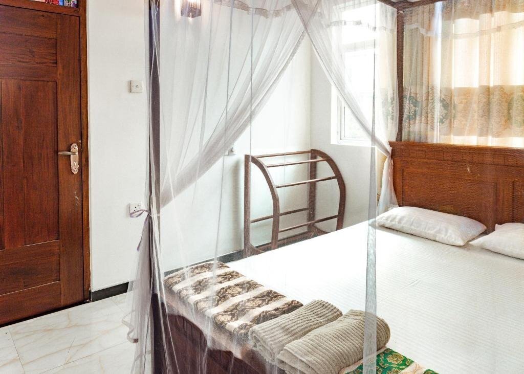 Фото Blue Whale Rooms Mirissa отель без категории