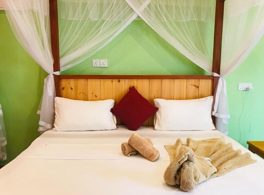 Территория Anchorage Mirissa 3*