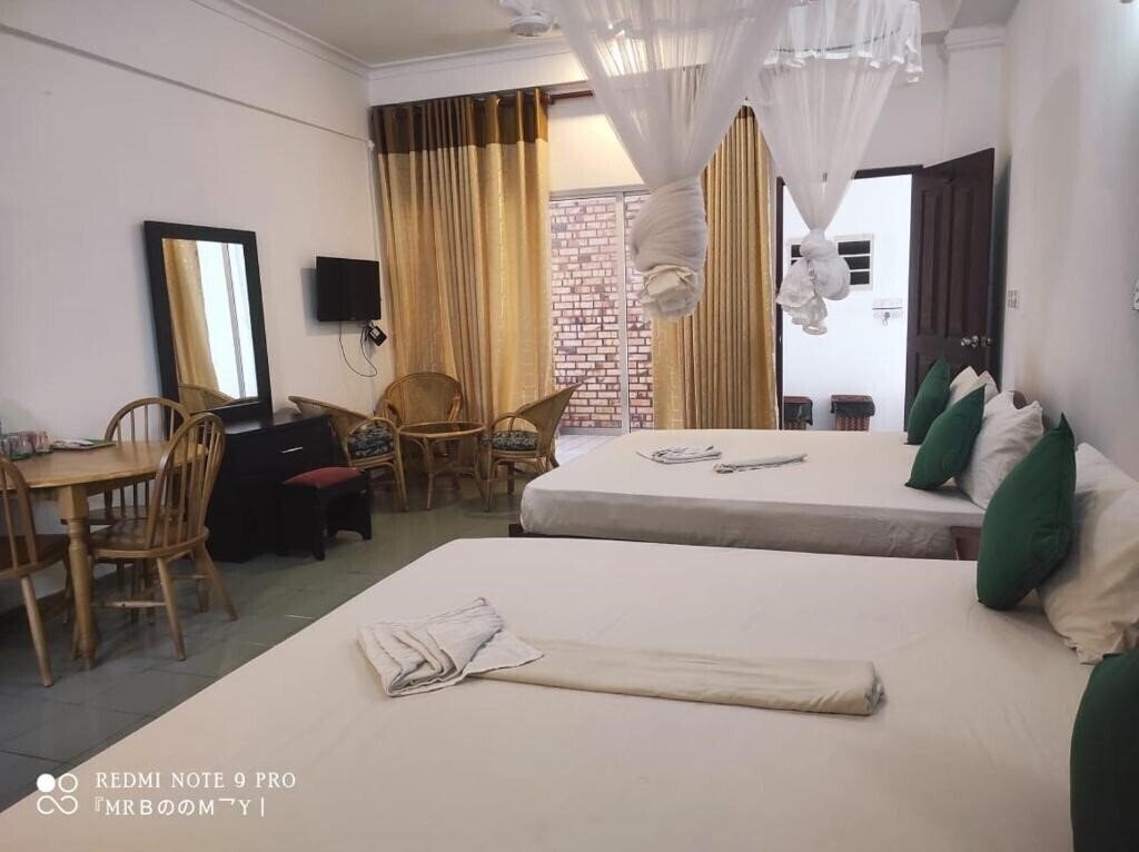 Апартаменты Oasis Beach Resort 2*