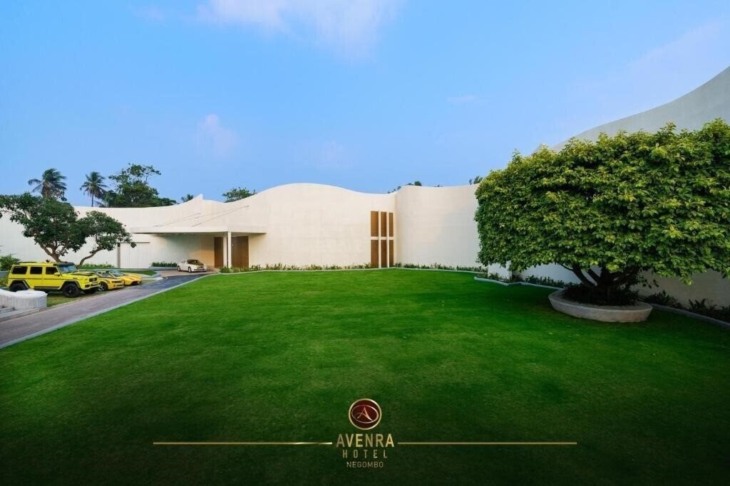 Панорама Avenra Garden Hotel 3*