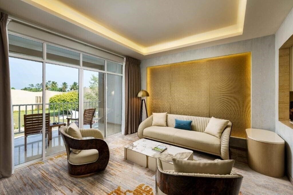 Отель Avenra Garden Hotel 3*