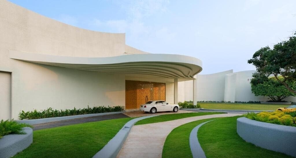 Вид Avenra Garden Hotel 3*