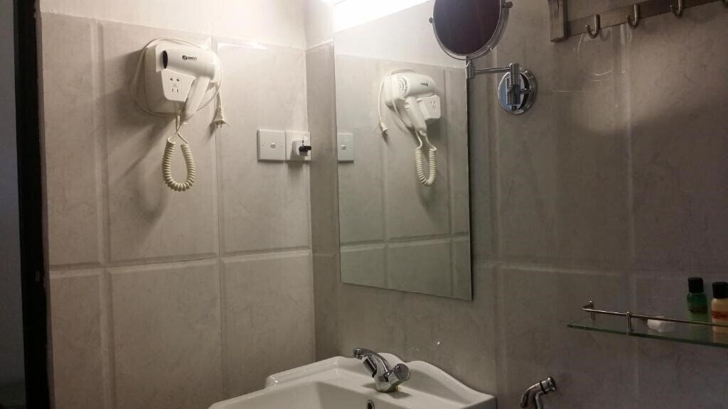 Фотографія Maple Leaf 2*