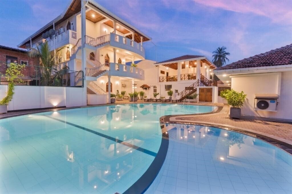 Отель Paradise Holiday Village 3*