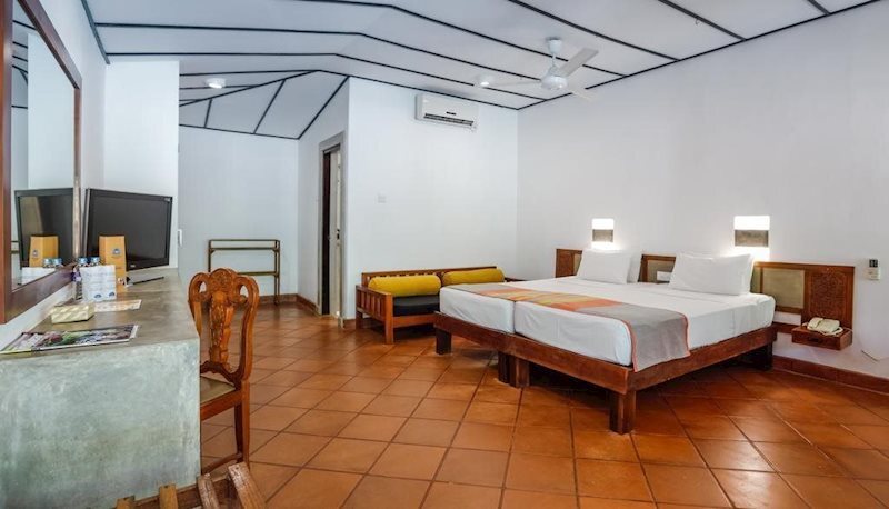 Территория Nilaveli Beach Hotel 3*