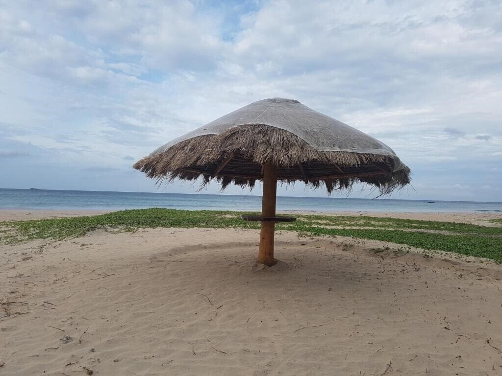 Вид Nilaveli Crystal Blue Hotel 3*