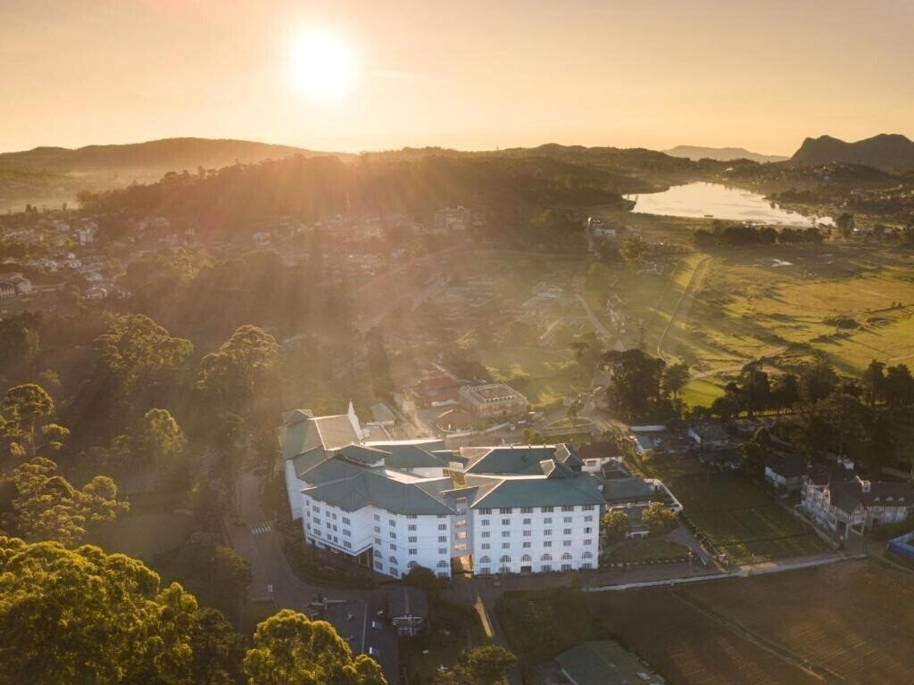 Готель Araliya Green City 5*