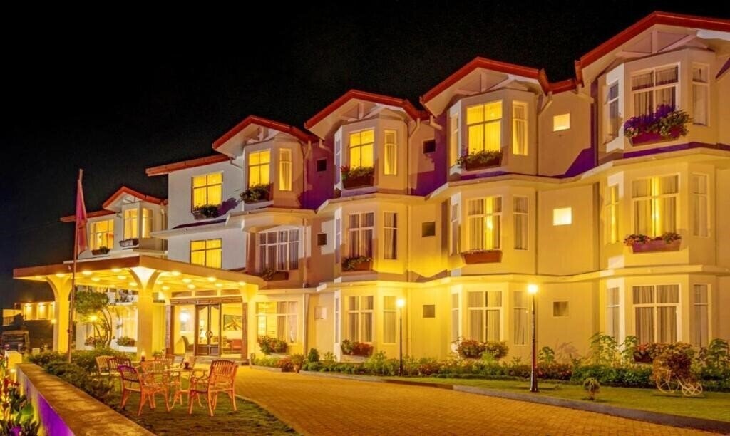 Территория Galway Heights Hotel 3*