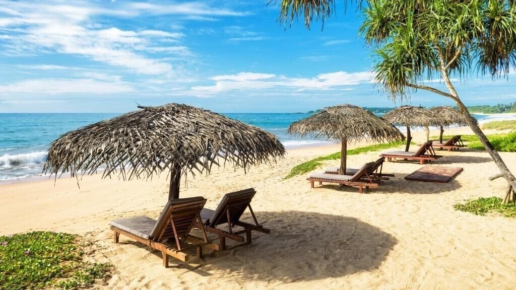 Территория Good Karma Hotel 4*