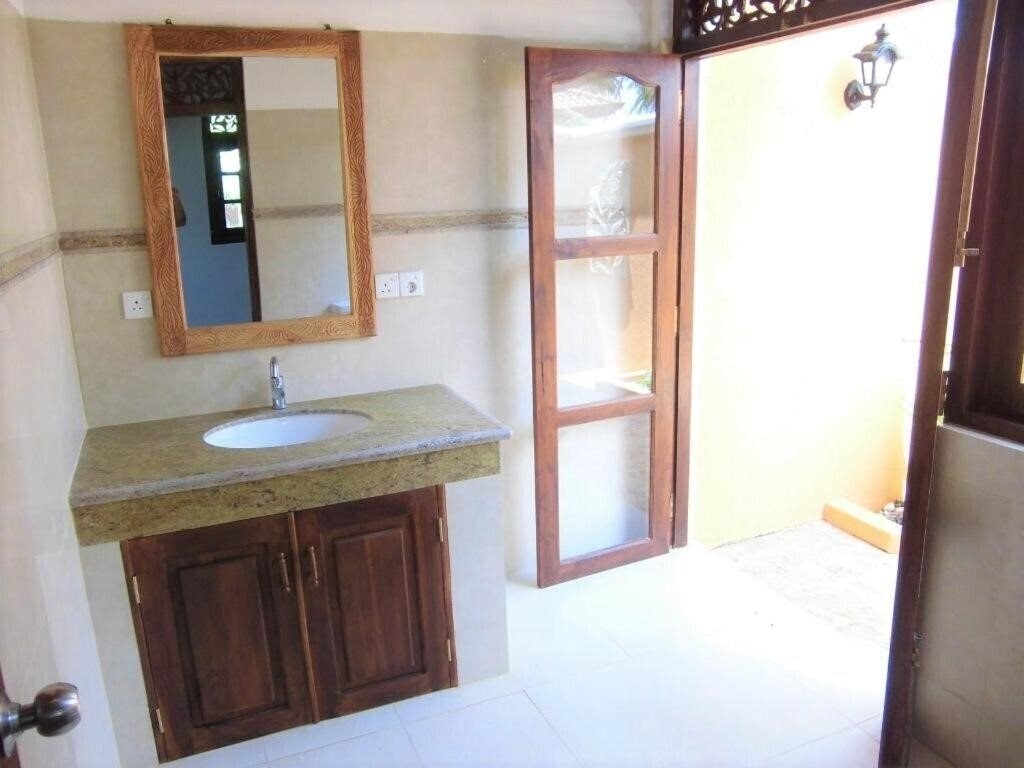 Апартаменты Lanka Beach Bungalows & Villa 4*