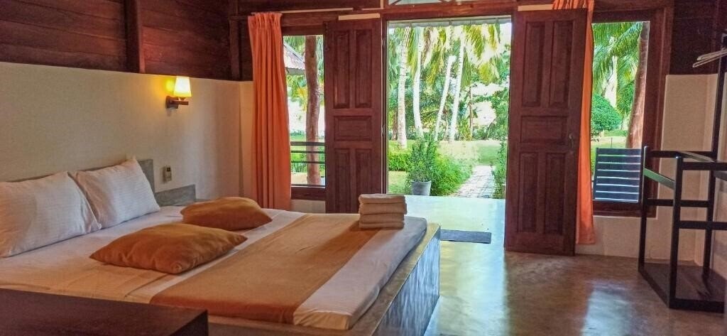 Фото Lagoon Paradise Beach Resort 4*