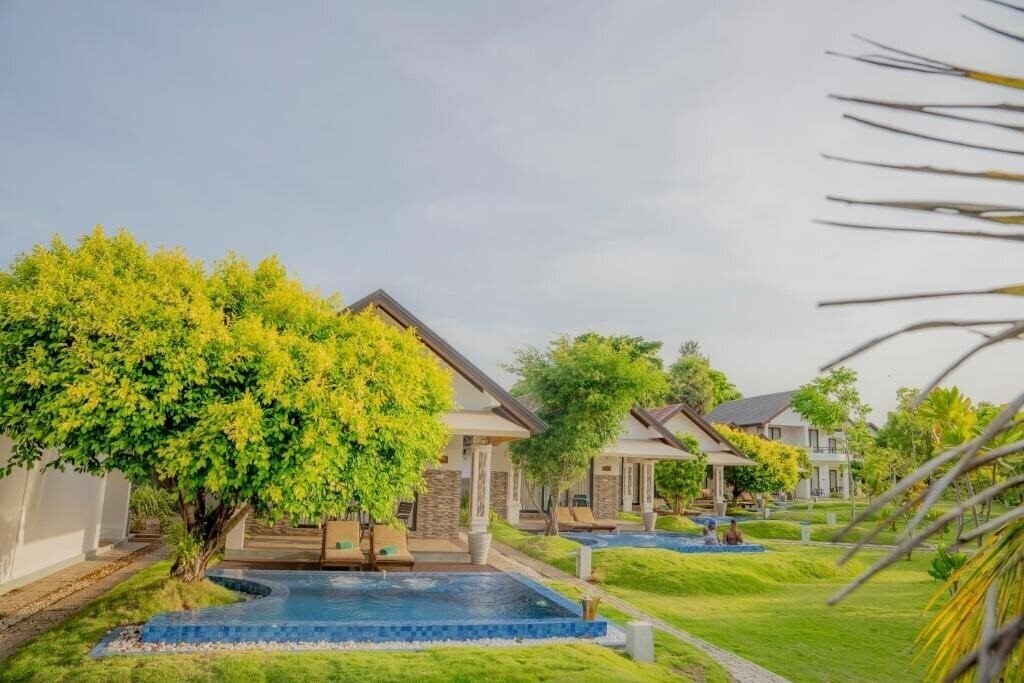 Отель Uppuveli Beach by Dsk 4*