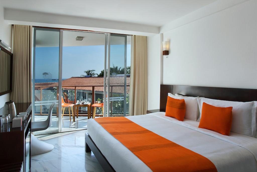 Панорама Calamander Unawatuna Beach 4*