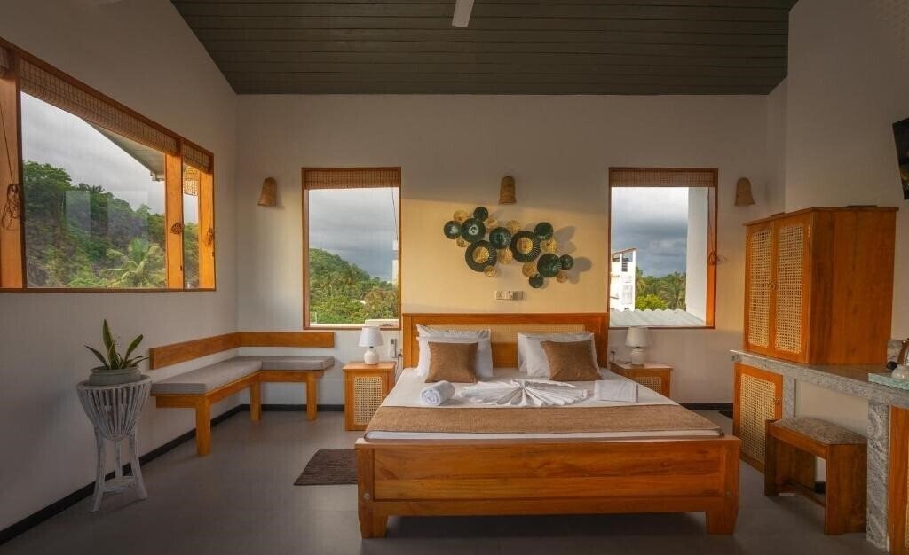 Вид Bay Watch Hotel Unawatuna 3*