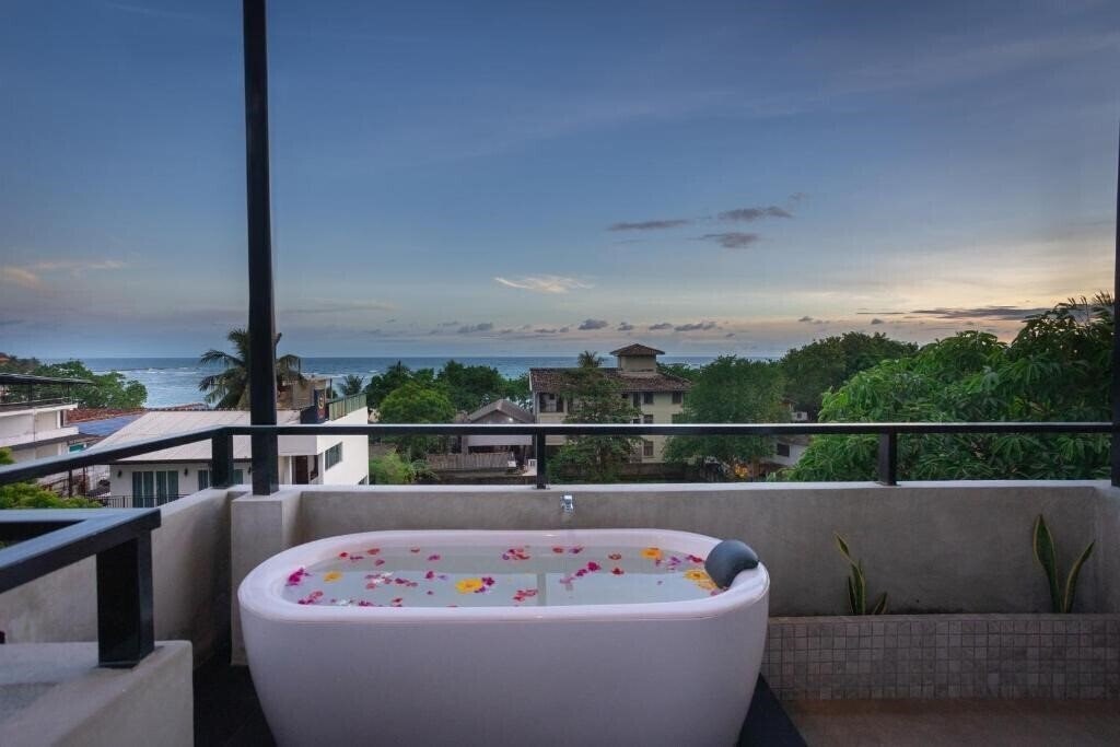 Панорама Bay Watch Hotel Unawatuna 3*