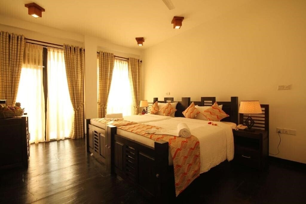 Апартаменти Saffron Hotel 3*