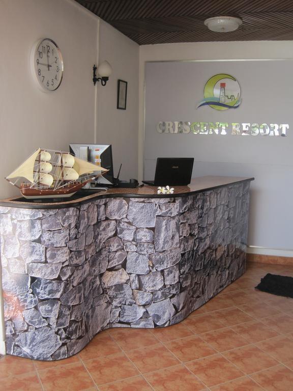 Апартаменты Crescent Hotel 2*