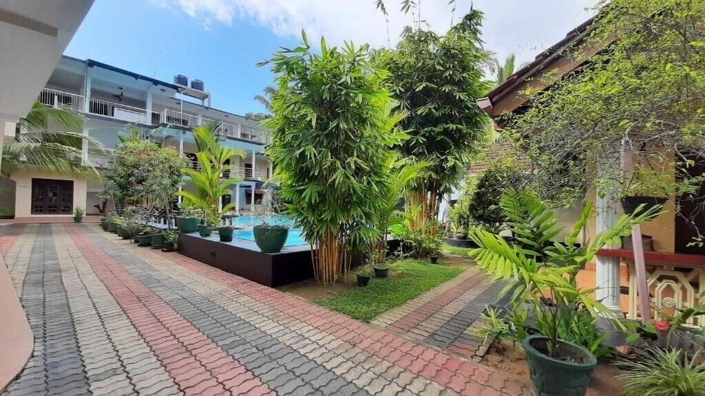 Панорама The Lodge Unawatuna 3*