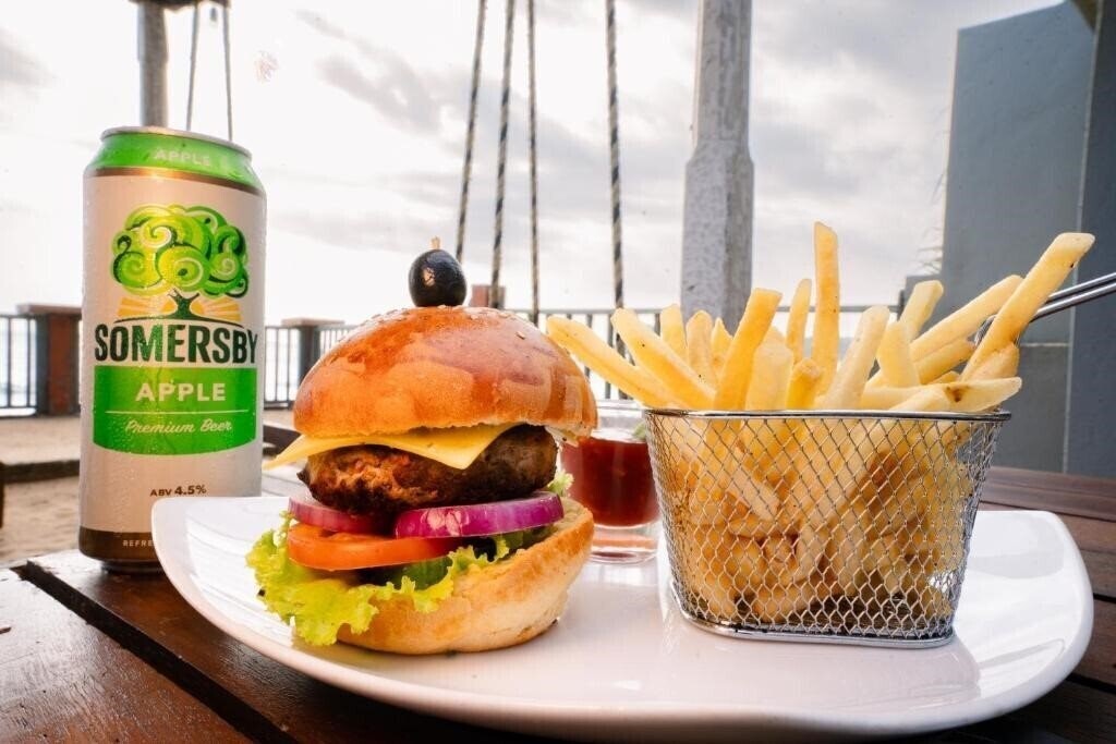 Апартаменты Rock Fort Beach Resort 3*