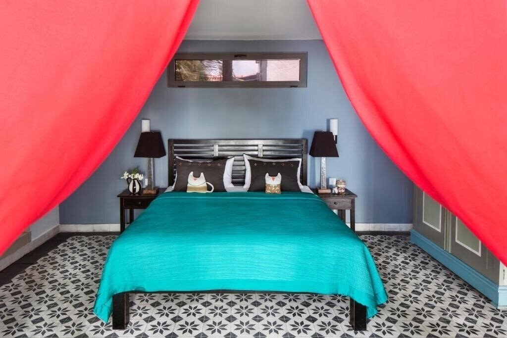 Апартаменты Owl And The Pussycat Hotel 4*